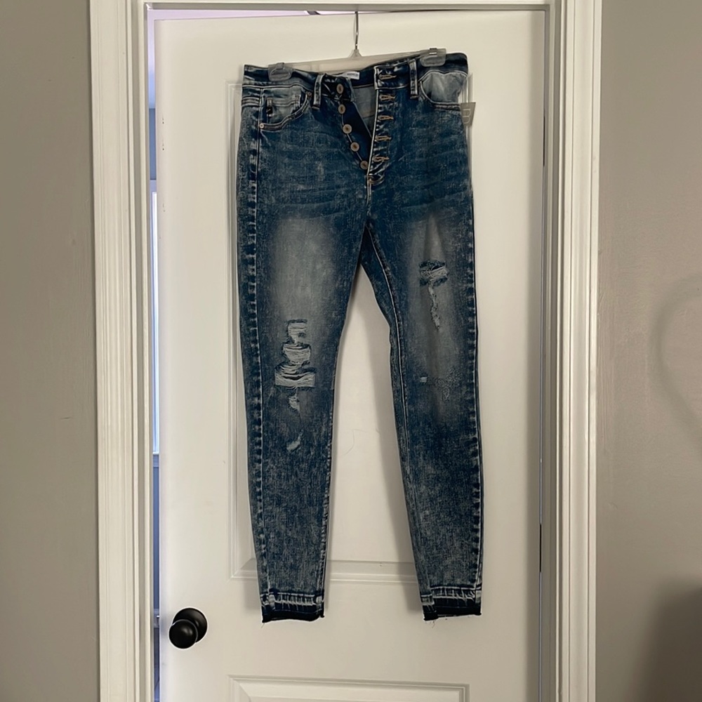 NWT Kancan acid wash style jean!